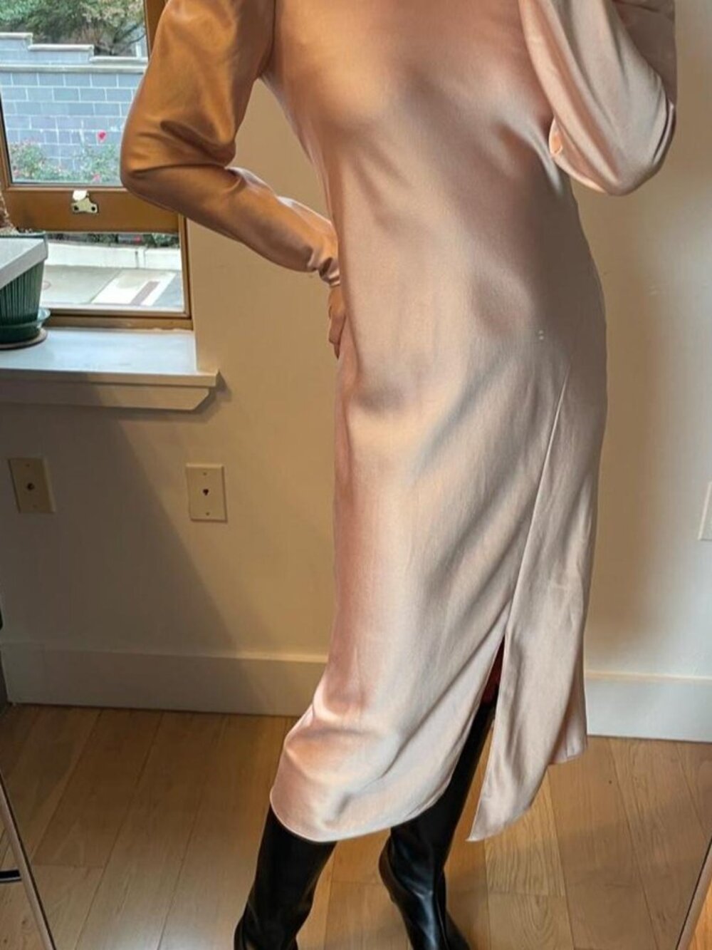 Tibi pink satin midi dress with puffy sleeves and slit #glam #party